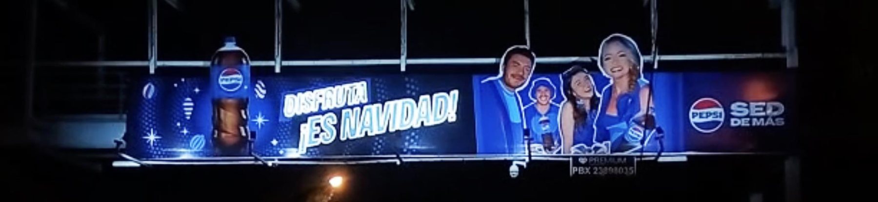 Valla impresa iluminada de Pepsi con extensiones
